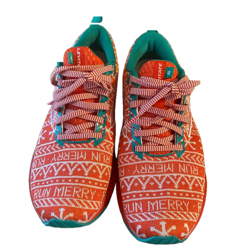 Brooks Levitate 5 Christmas Running Shoes Size 8.5 ladies Run Merry